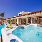 Anyaval Villa