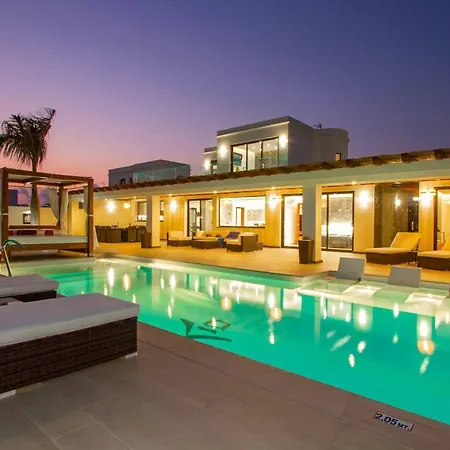 Villa Anyaval *